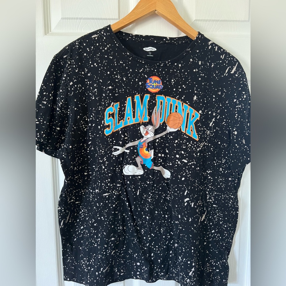 2/$25 Looney Toons Bugs Bunny space jam Basketball Tshirt